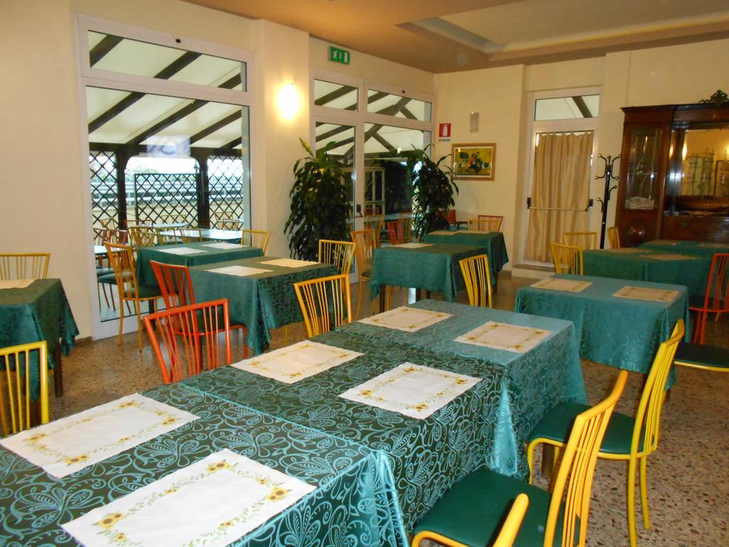 Hotel Ristorante Miramare Pésaro Exterior foto