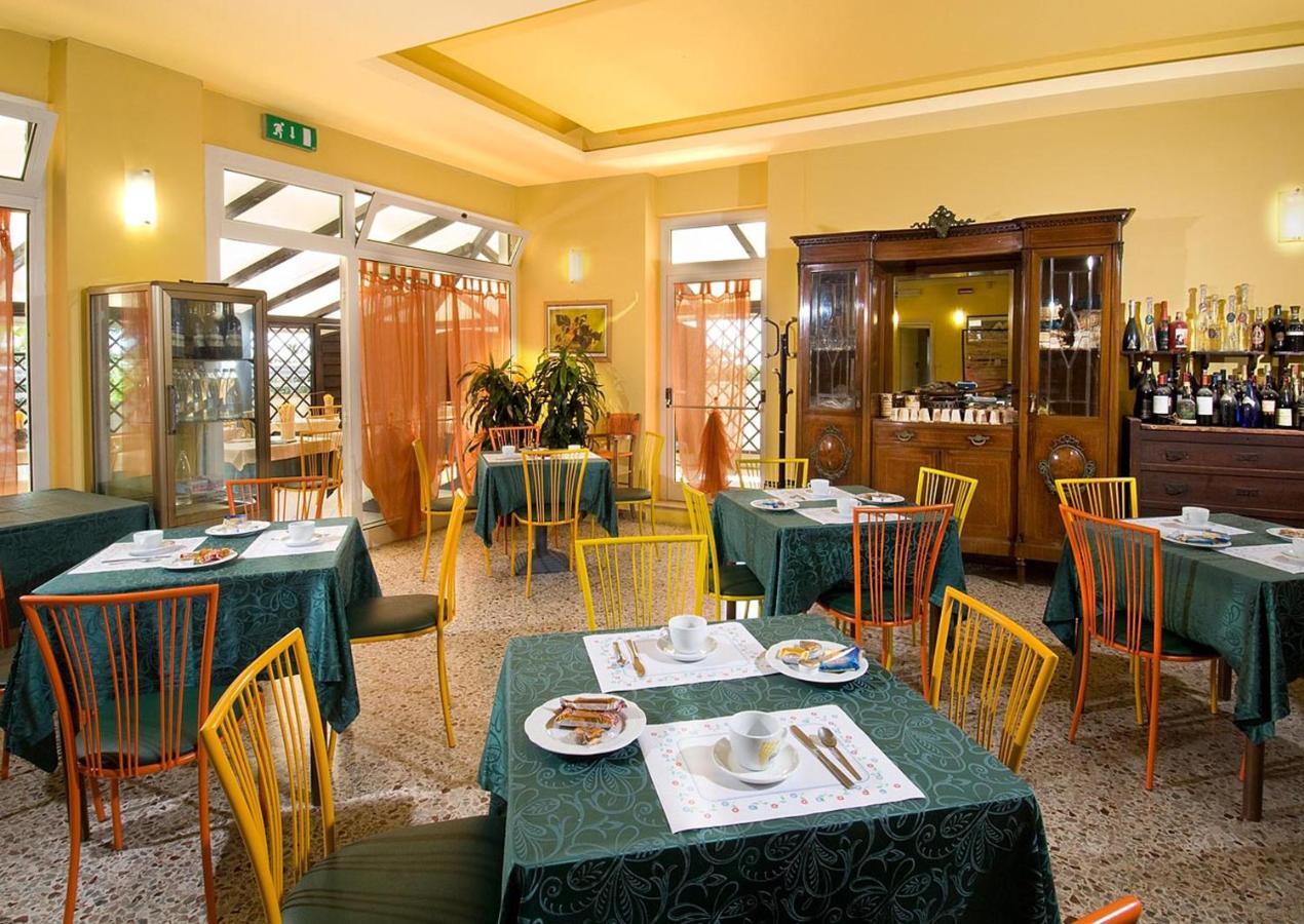 Hotel Ristorante Miramare Pésaro Exterior foto